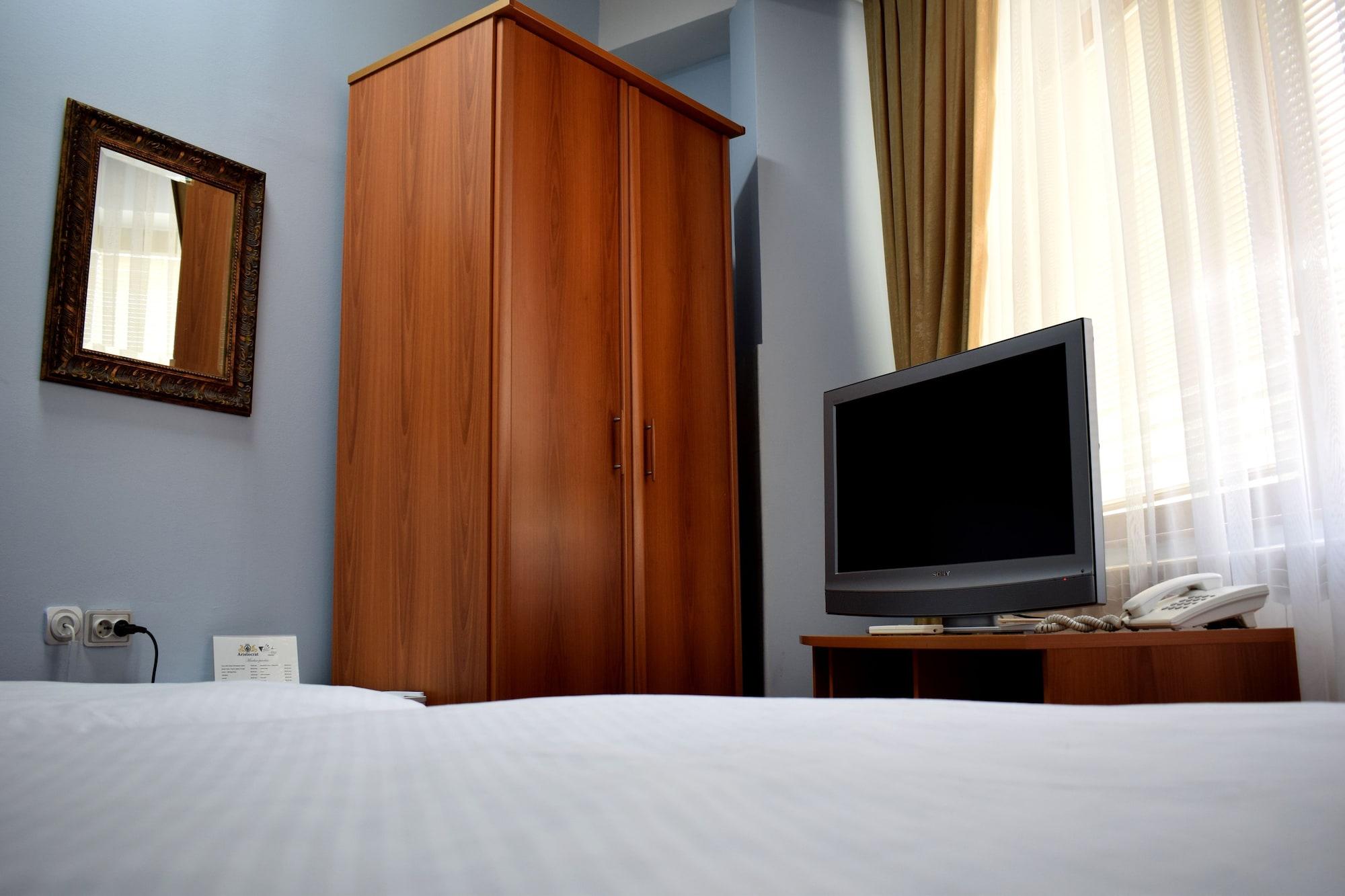 Hotel Aristocrat & Fish Restaurant Skopje Zewnętrze zdjęcie
