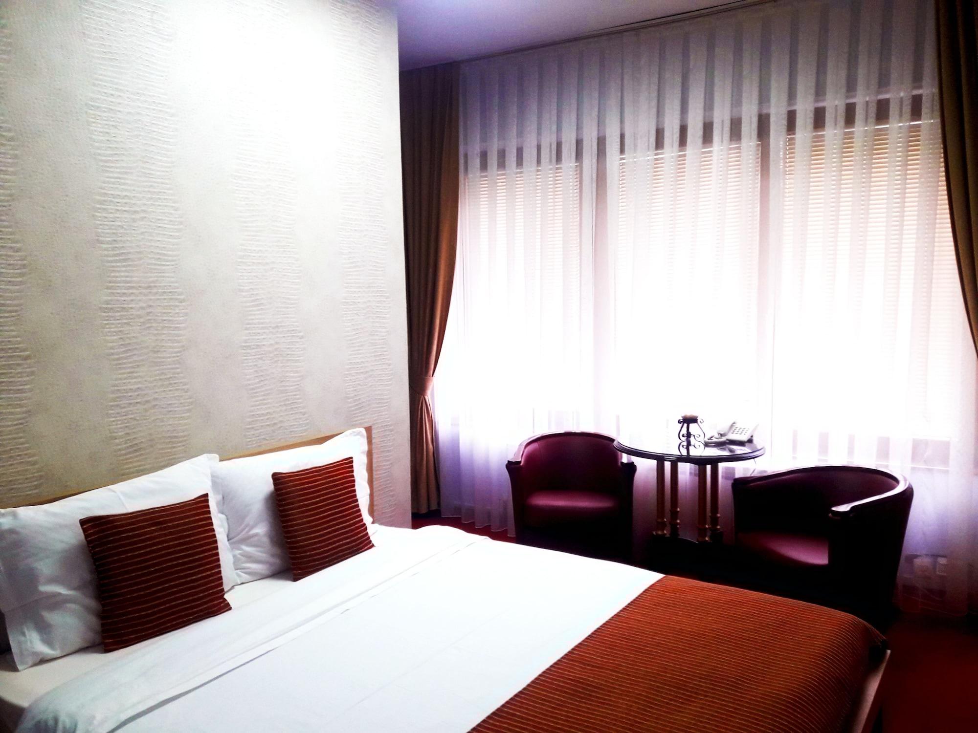Hotel Aristocrat & Fish Restaurant Skopje Zewnętrze zdjęcie