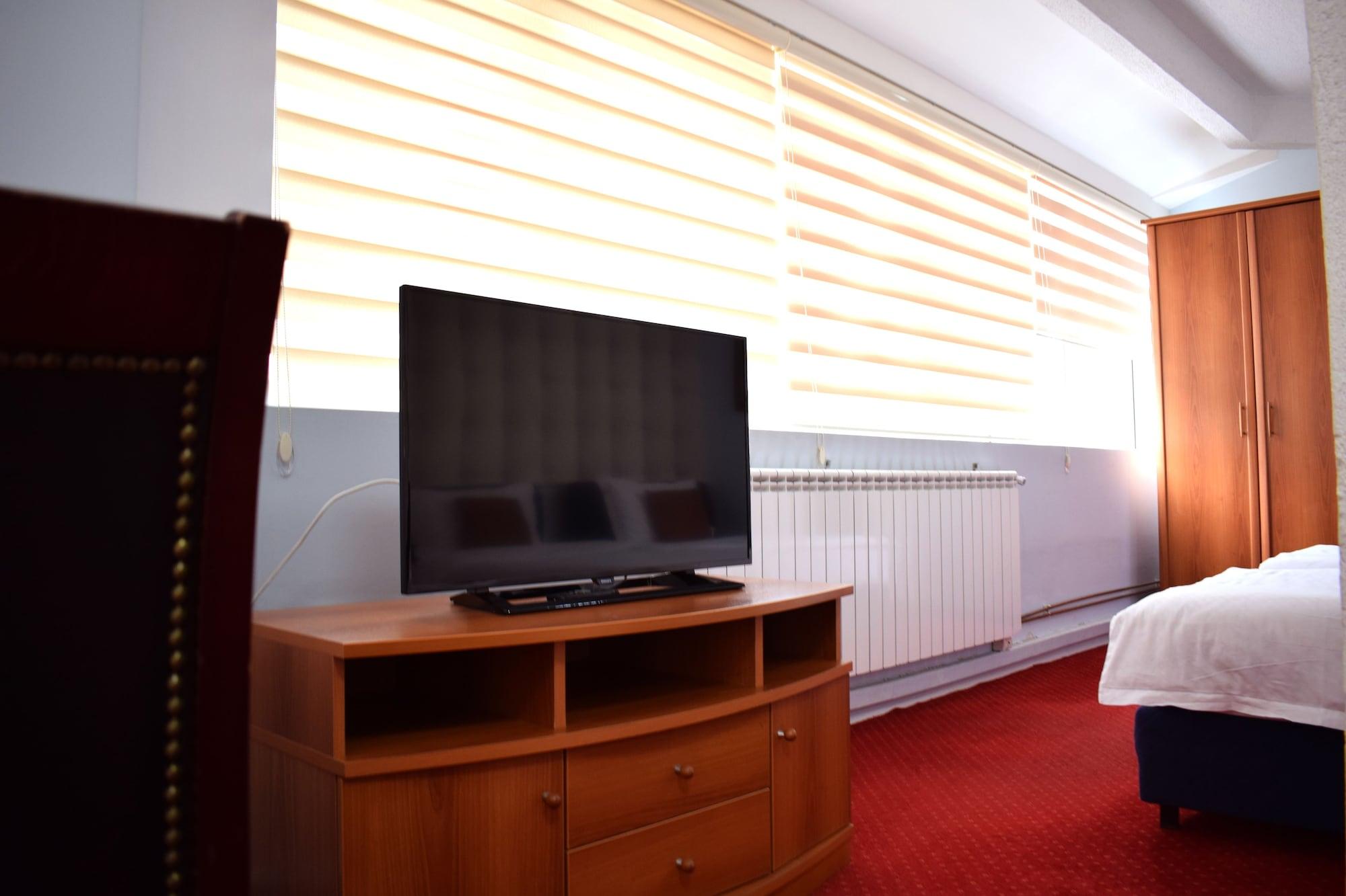 Hotel Aristocrat & Fish Restaurant Skopje Zewnętrze zdjęcie