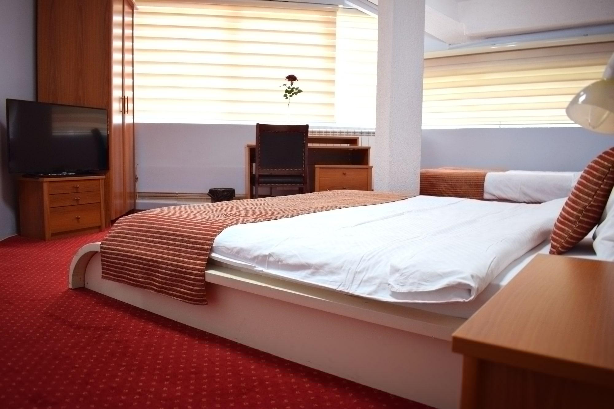 Hotel Aristocrat & Fish Restaurant Skopje Zewnętrze zdjęcie