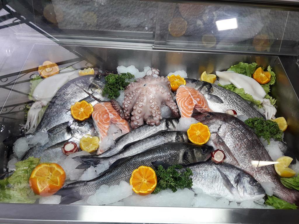 Hotel Aristocrat & Fish Restaurant Skopje Zewnętrze zdjęcie