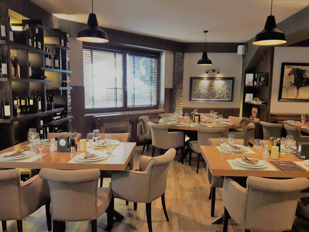 Hotel Aristocrat & Fish Restaurant Skopje Zewnętrze zdjęcie