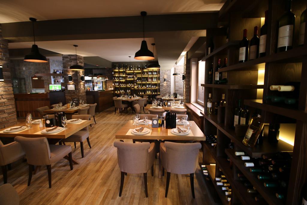 Hotel Aristocrat & Fish Restaurant Skopje Zewnętrze zdjęcie
