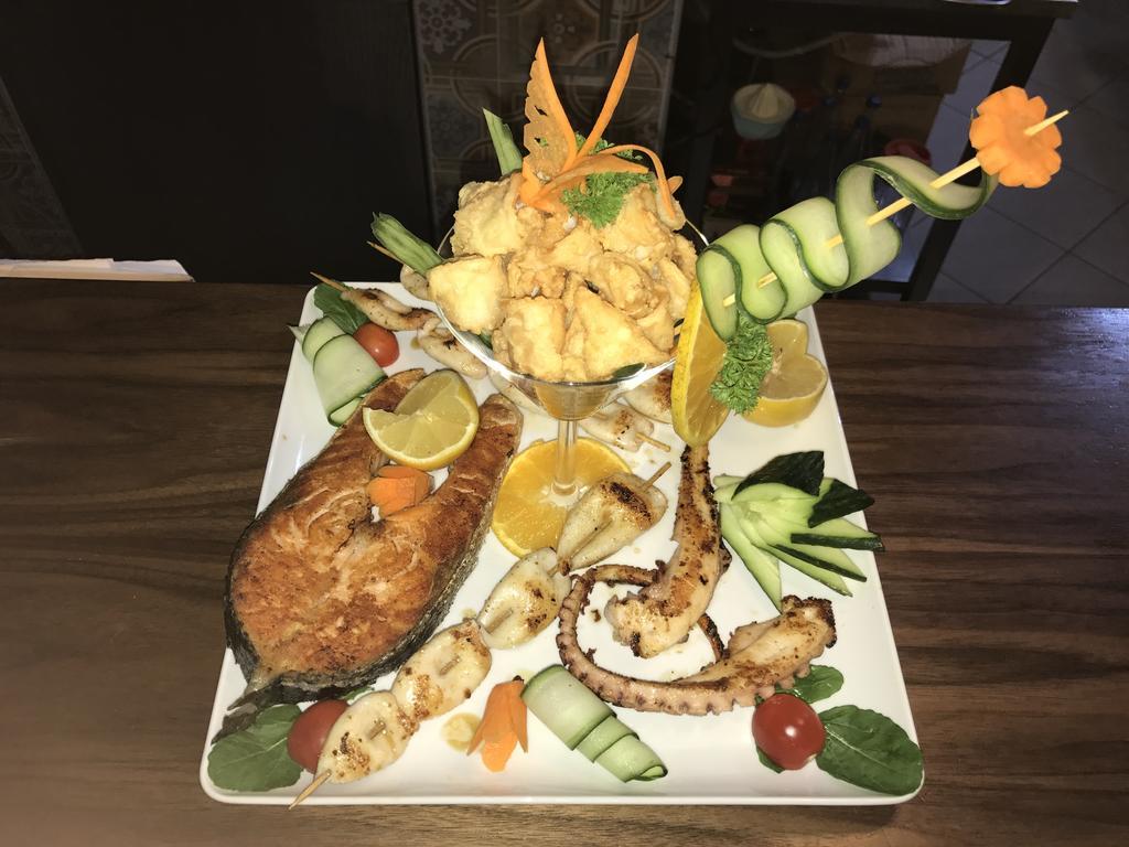 Hotel Aristocrat & Fish Restaurant Skopje Zewnętrze zdjęcie