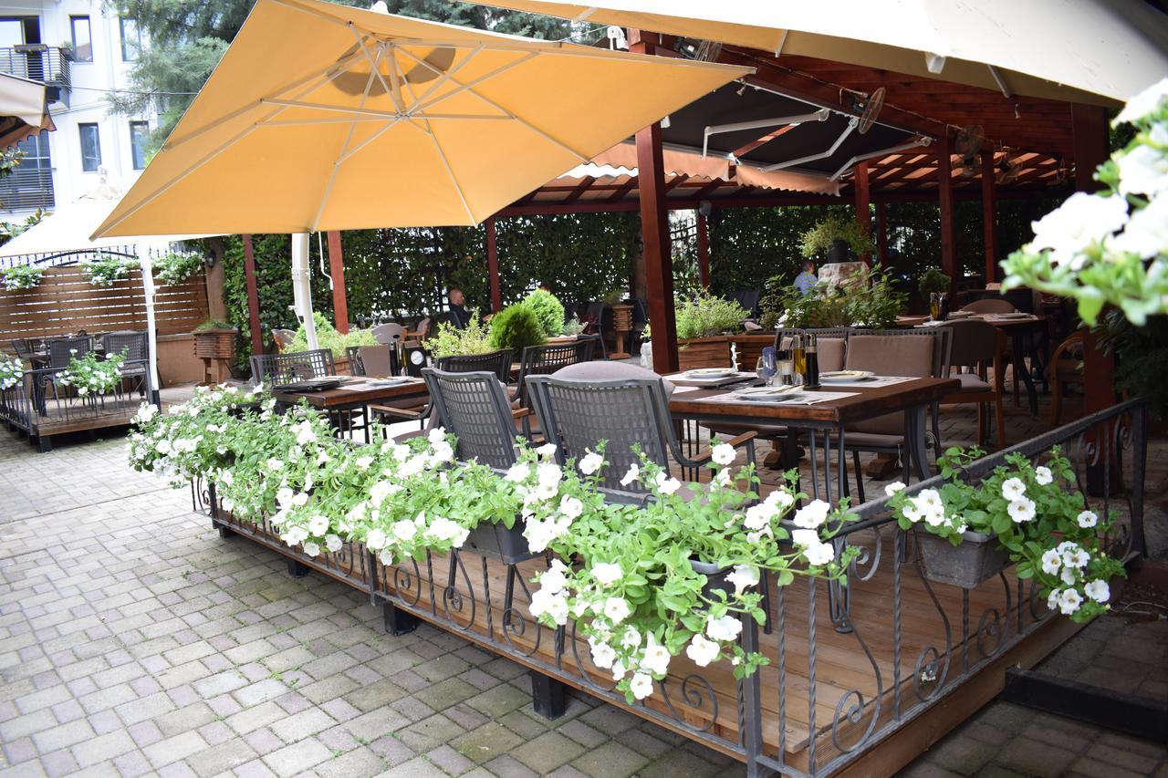 Hotel Aristocrat & Fish Restaurant Skopje Zewnętrze zdjęcie