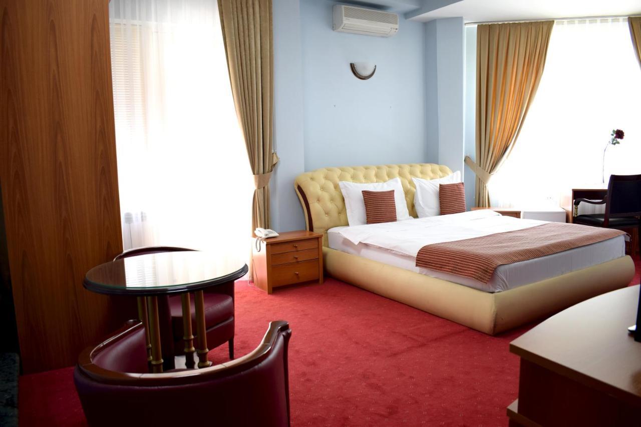 Hotel Aristocrat & Fish Restaurant Skopje Zewnętrze zdjęcie