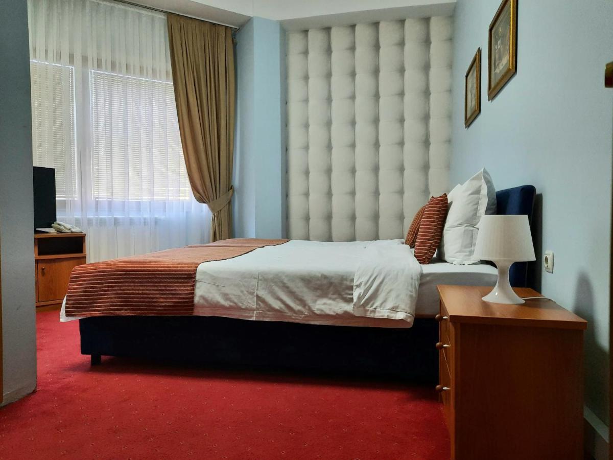 Hotel Aristocrat & Fish Restaurant Skopje Zewnętrze zdjęcie
